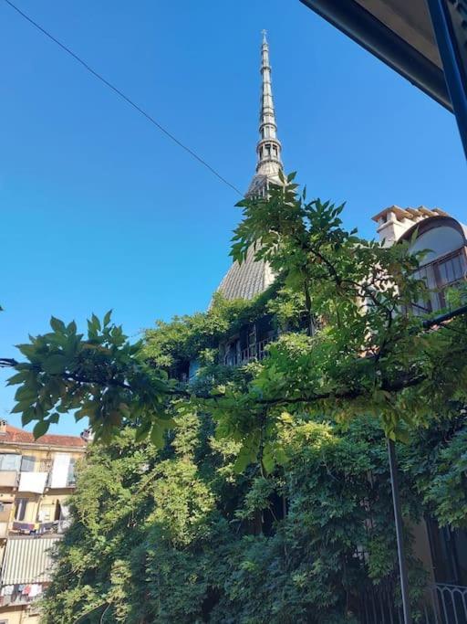Appartamento Sotto La Mole Antonelliana Turim Exterior foto